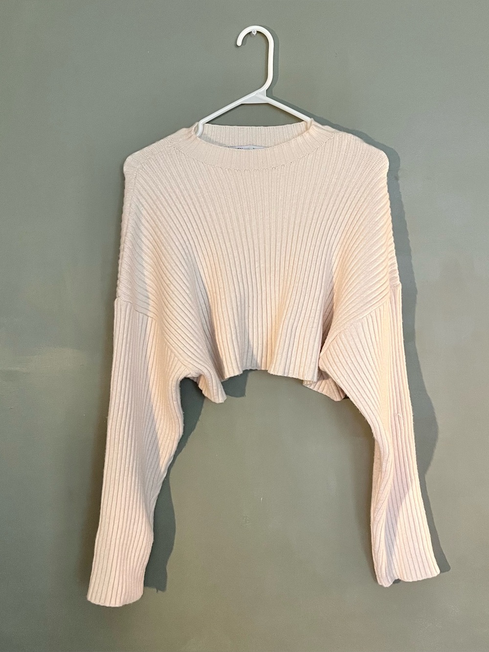 Zara Cropped Ribbed Sweater in Cream Size Small Like New